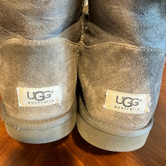 UGG Australia Bailey Button Gray Sheepskin  Winter Boots size 10 - Picture 8 of 13